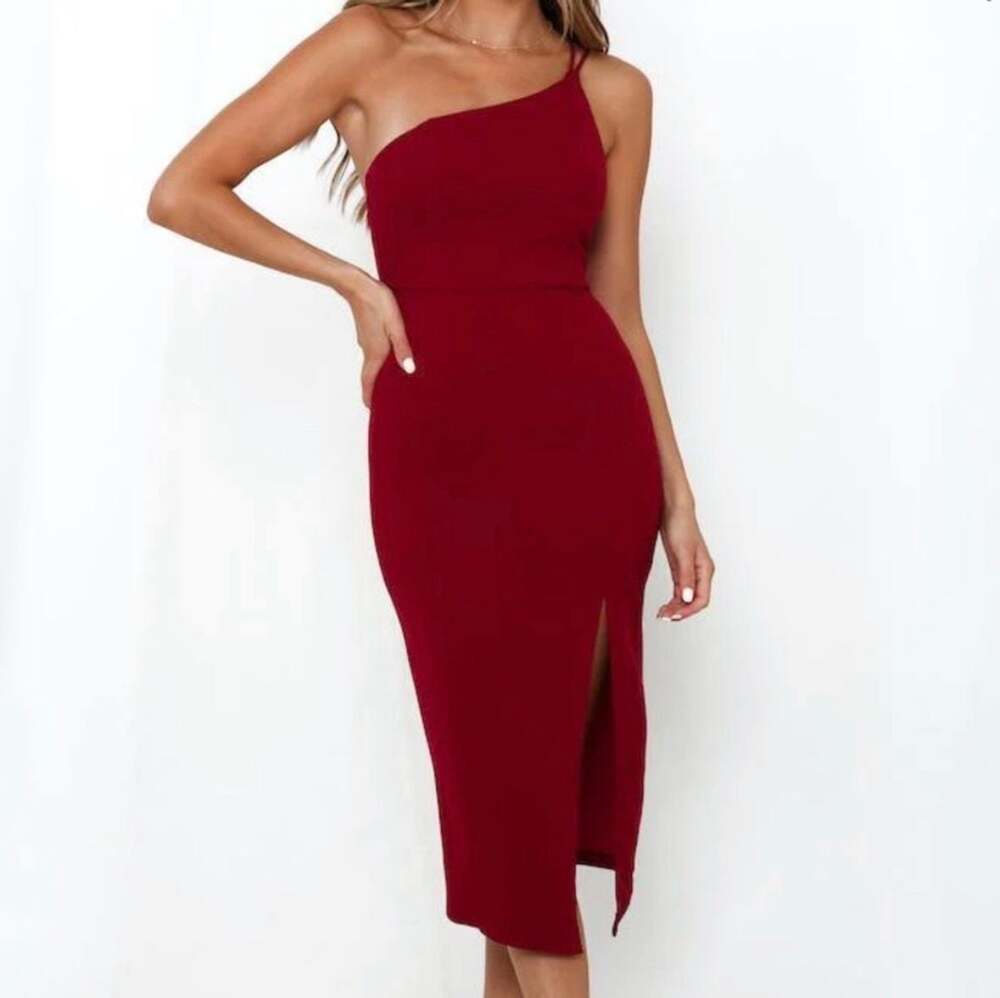 Hello Molly Taking It Back Red One-Shoulder Midi Dress